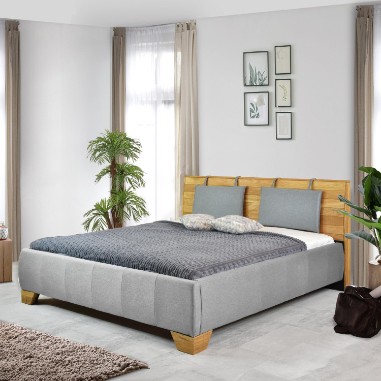 Látková postel v šedé barvě s dřevěným čelem , Postele- 2