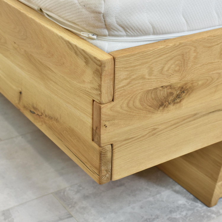 Dřevěná postel dub s možností odkládacího prostoru 180 x 200 cm , Dubové postele- 7