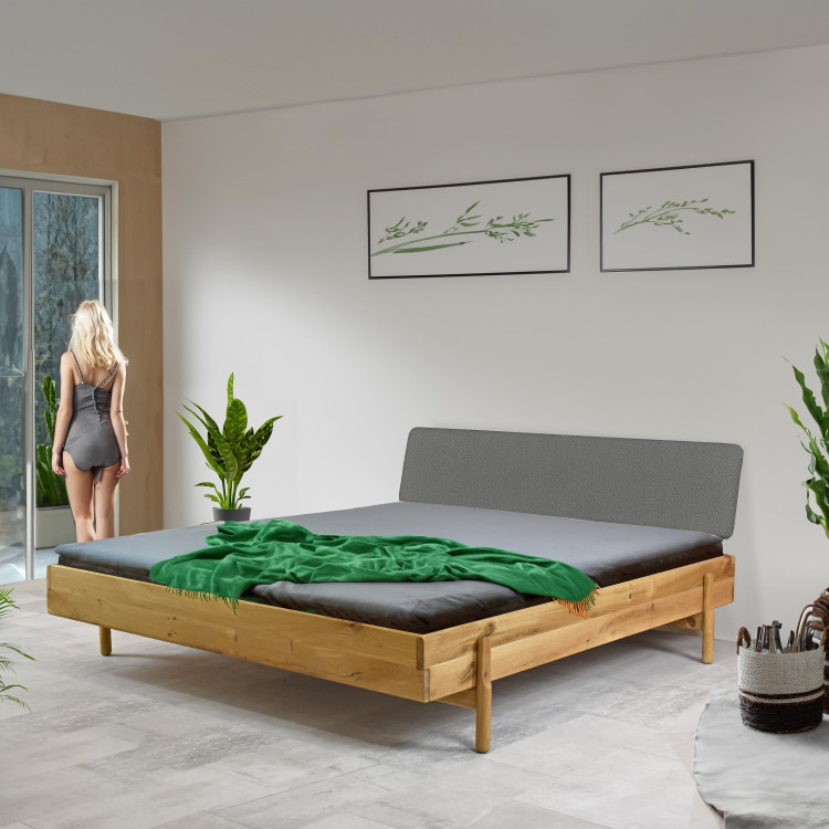 Dubová postel ve skandinávském stylu na nožičkách 180 x 200 cm , Dubové postele- 2