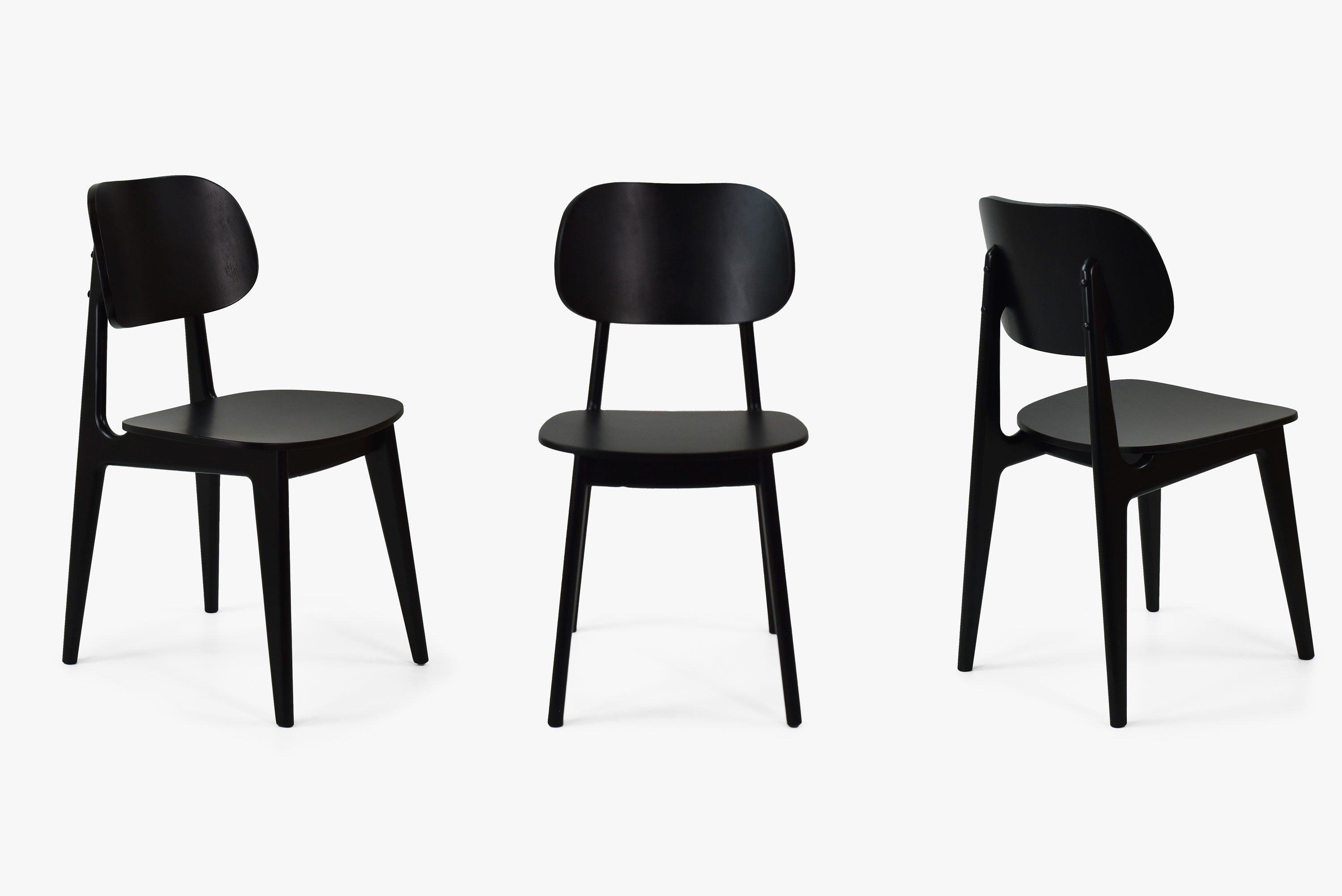 Schwarzer vollständig aus Holz gefertigter Esszimmerstuhl