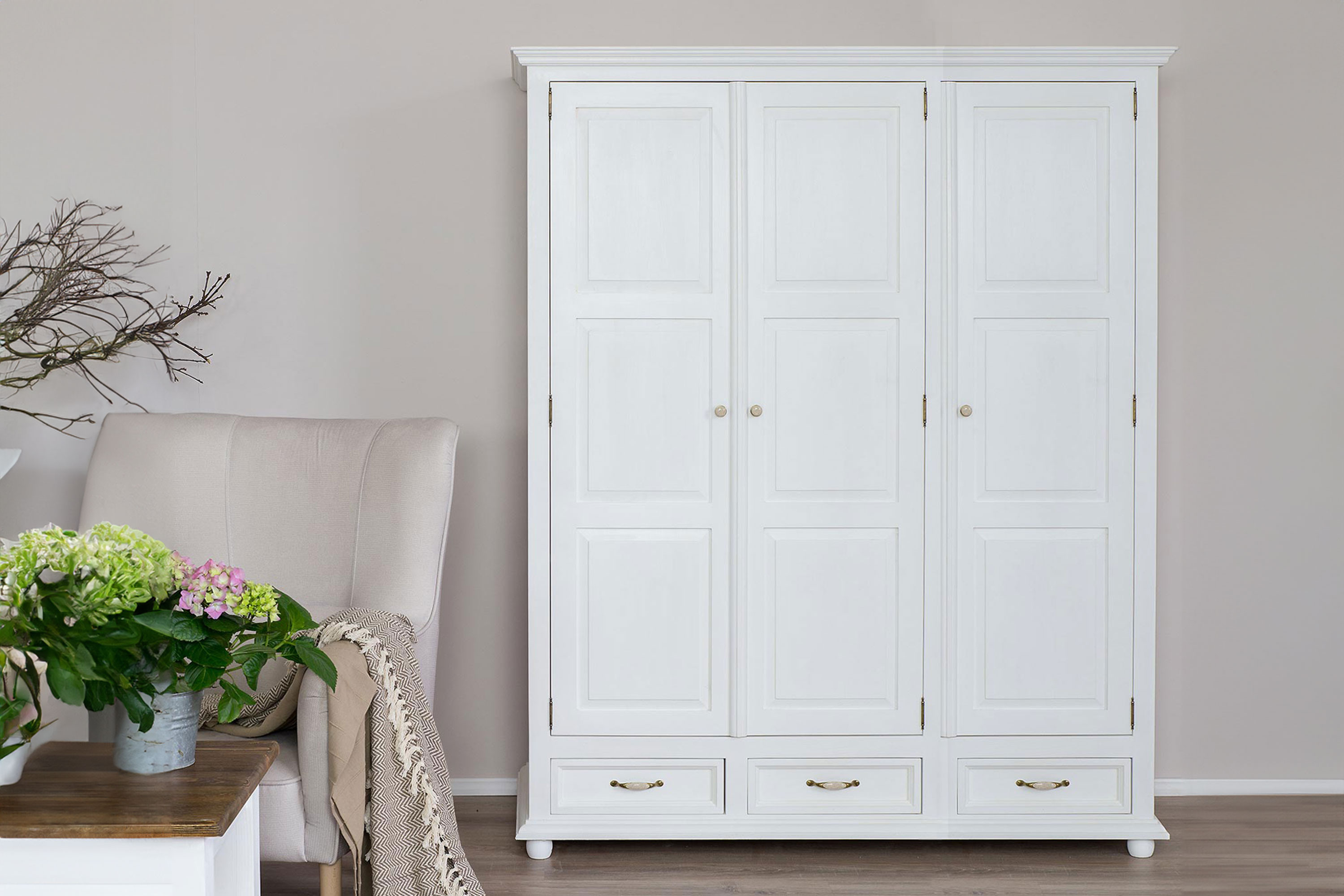 Šatníková skriňa provence III