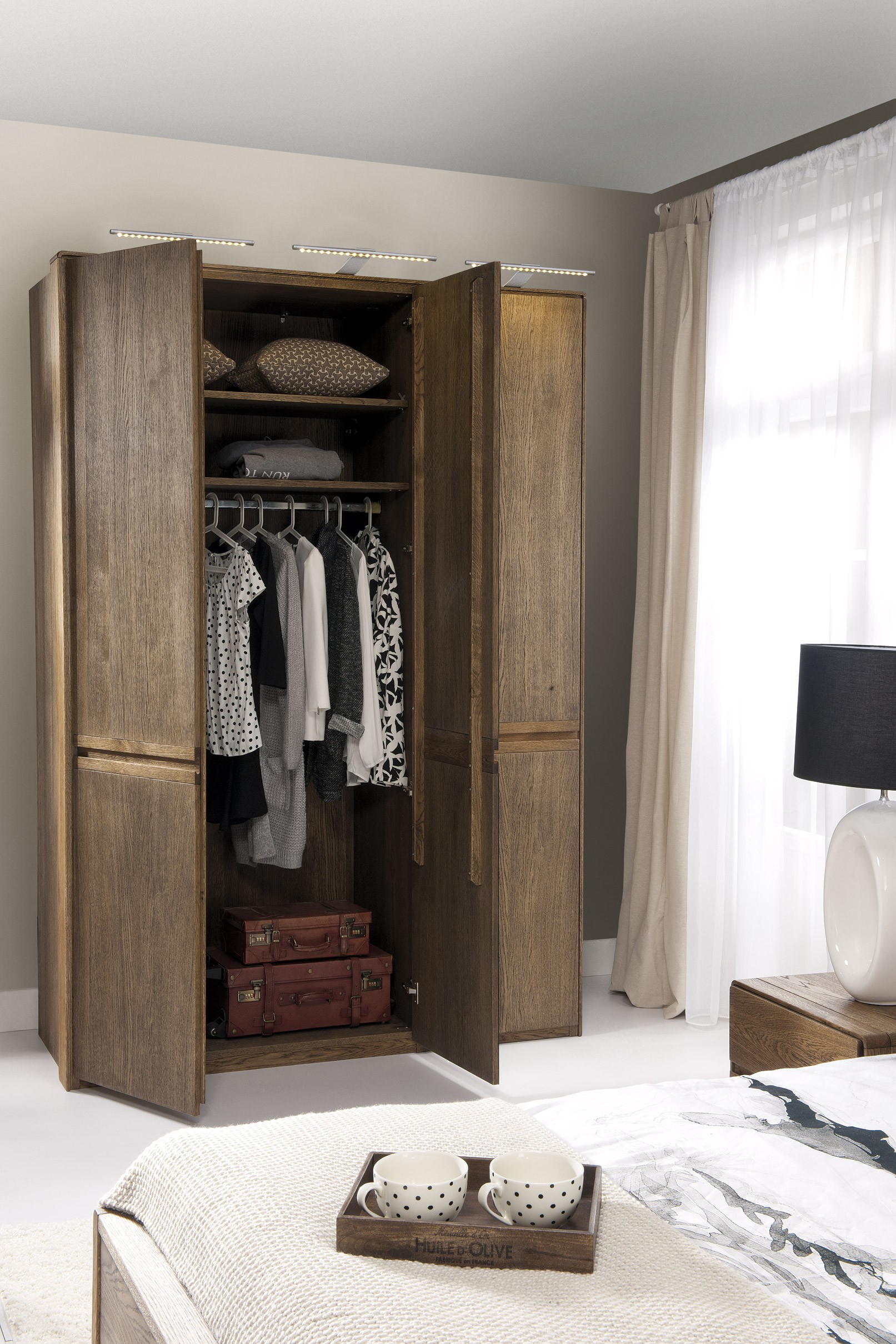 šatníková skriňa