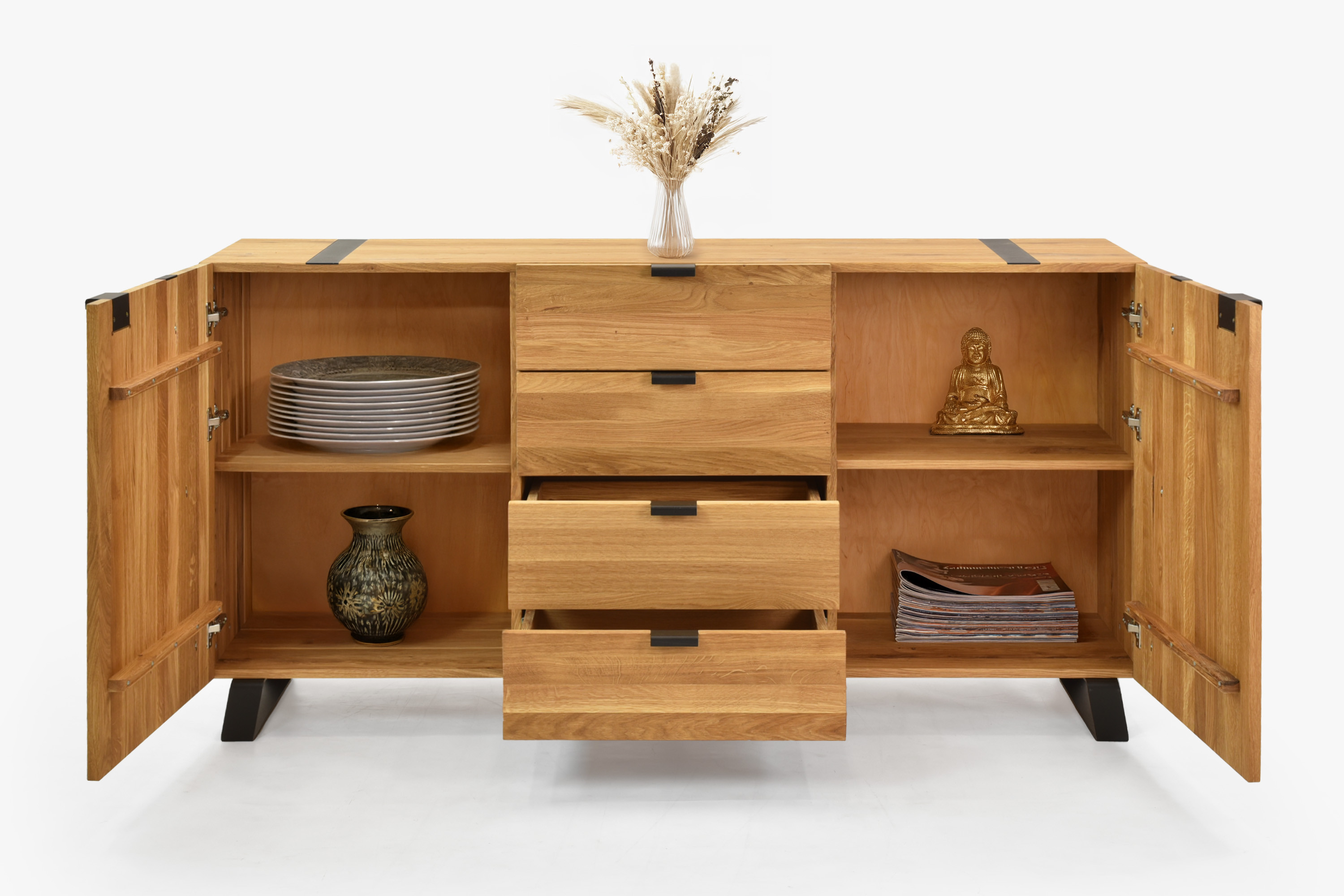 Kommode für das Schlafzimmer mit Türen und Schubladen Eiche