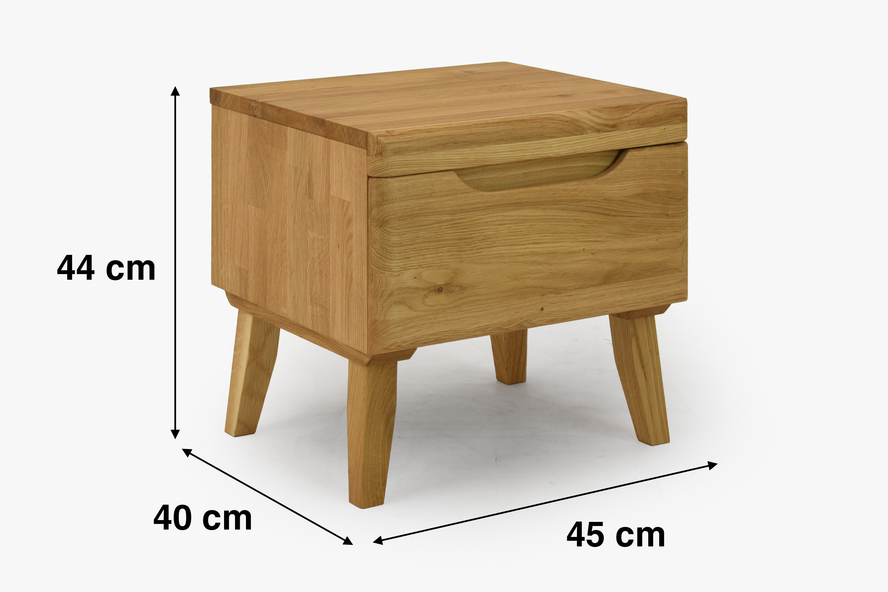 Prága tömör tölgy éjjeliszekrény – méretek: magasság 55 cm, szélesség 45 cm, mélység 40 cm
