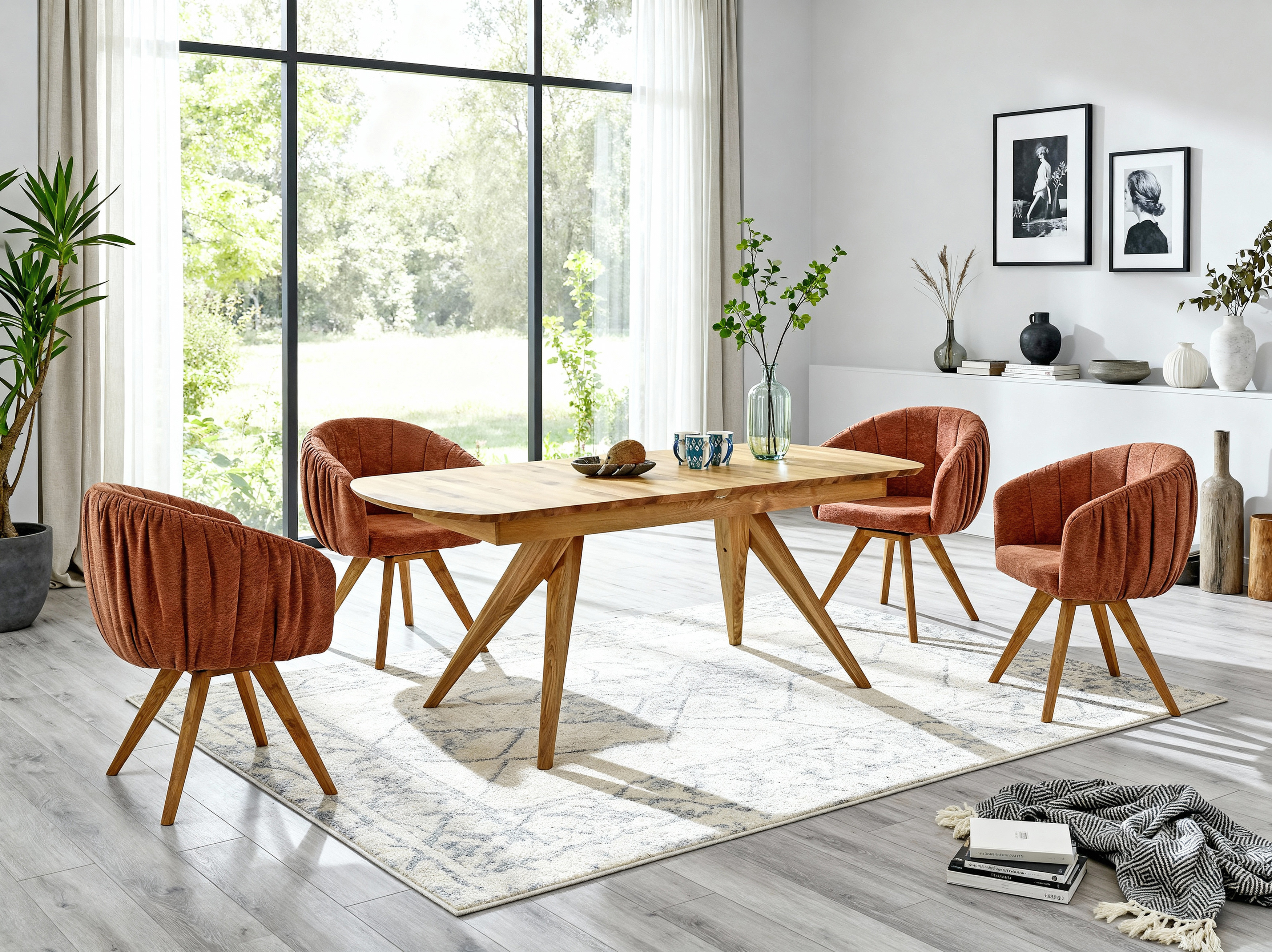 Detail dubovej stoličky s podrúčkami