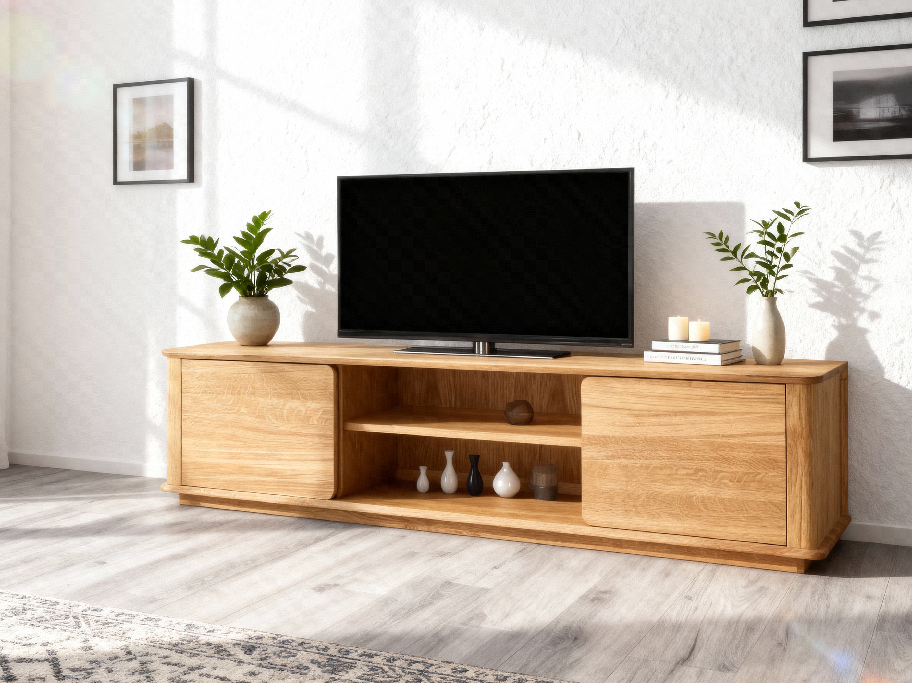 Eiche TV-Kommode auf Füßen