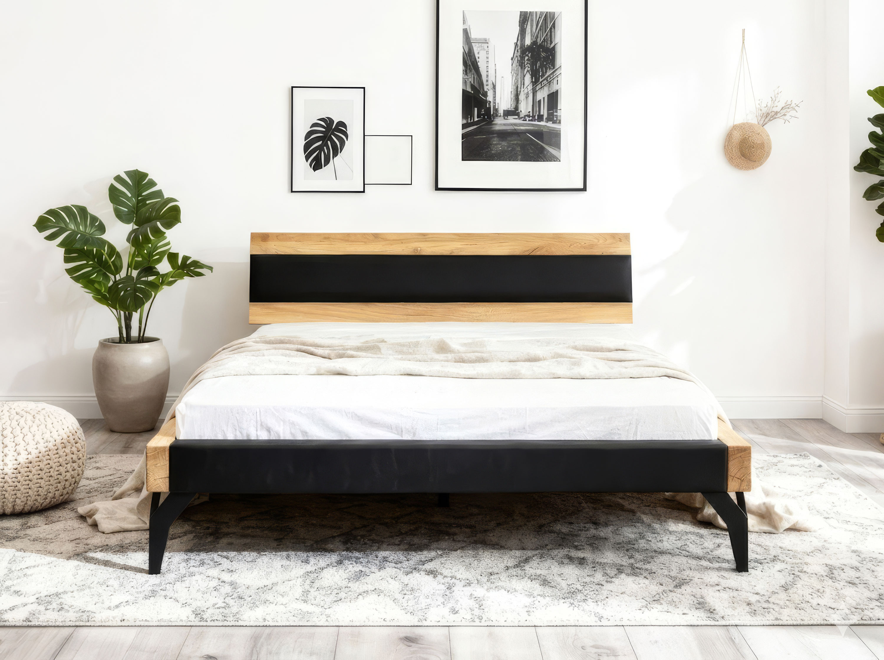 Detail eines Eichebettes mit Polsterung