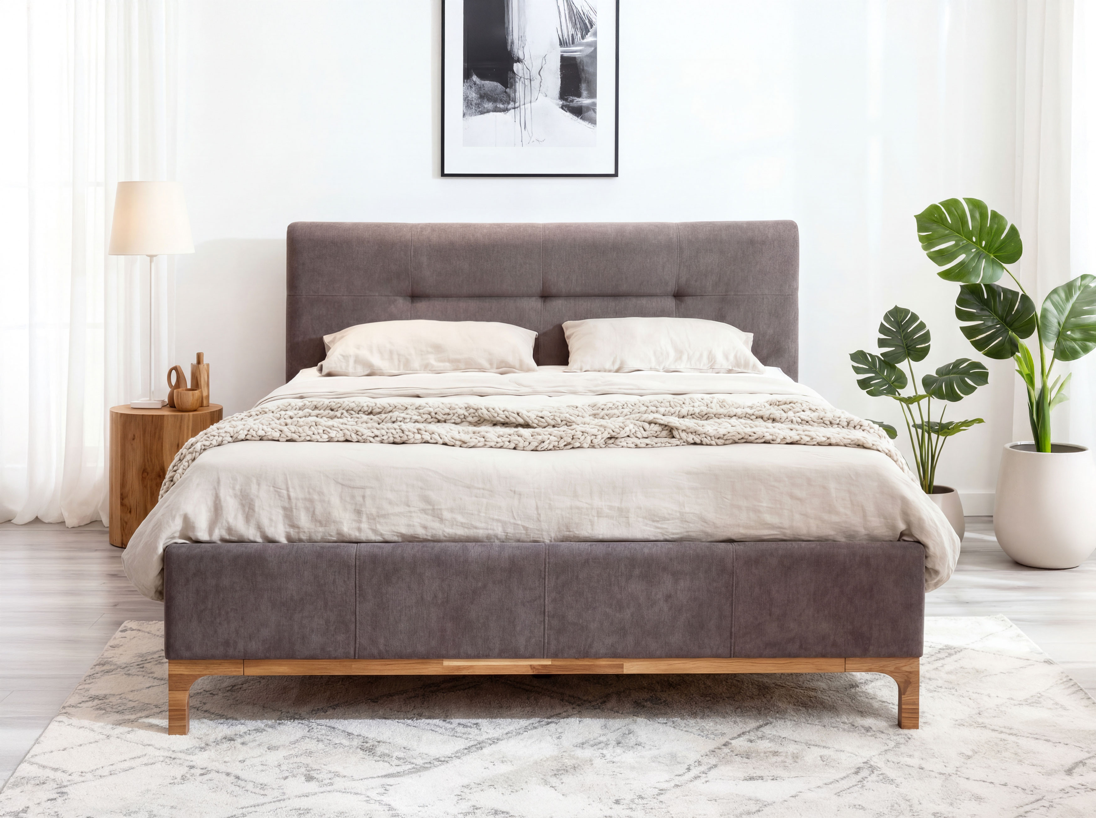 Posteľ v interiéri spálne