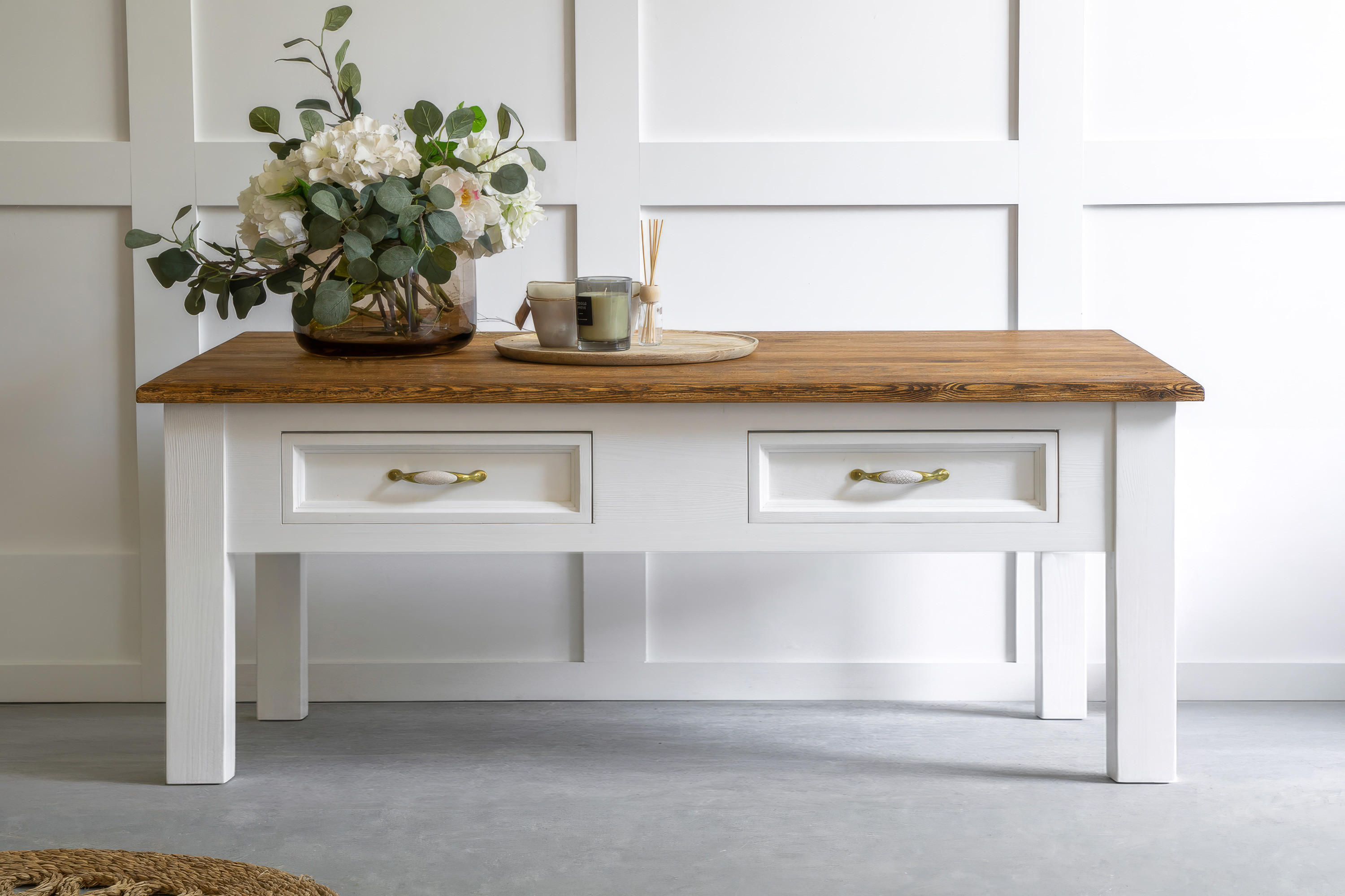 Konferenční stolek Provence v interiéru