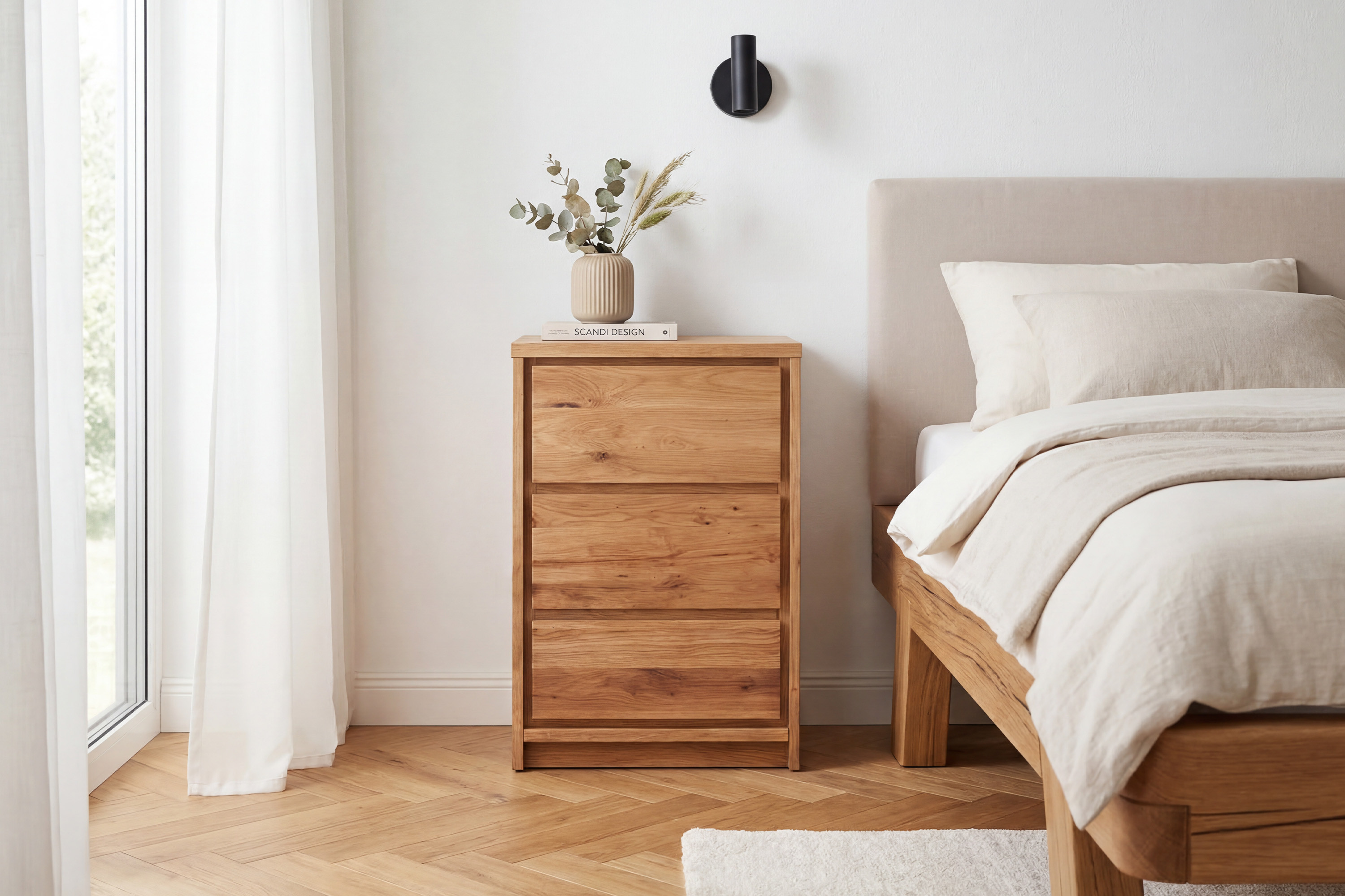 Massiver Eiche Nachttisch Oregon aus Wildeiche mit drei Schubladen