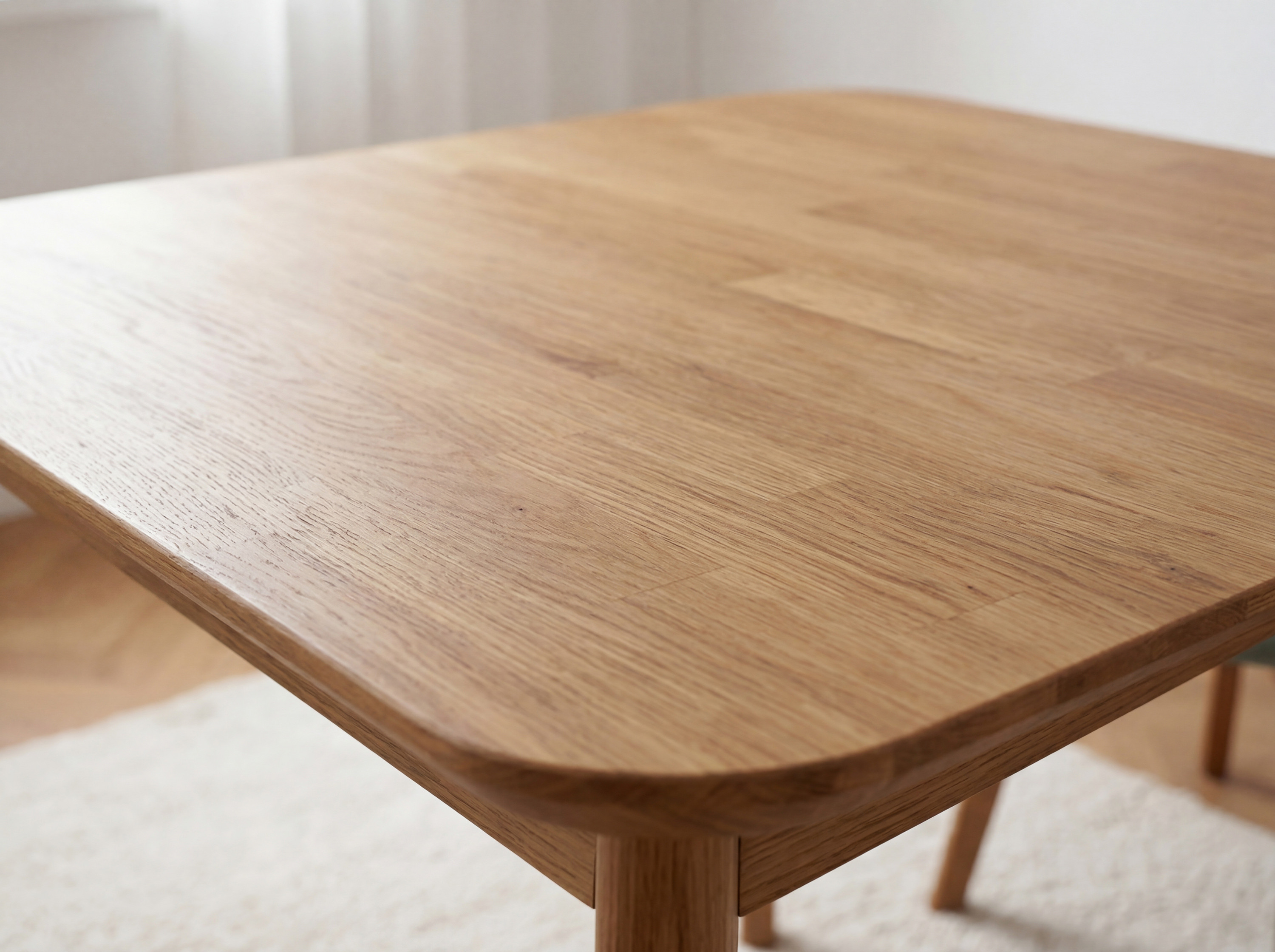 Massiver Eichentisch Liam 90x90 cm – Detail der geölten Oberfläche