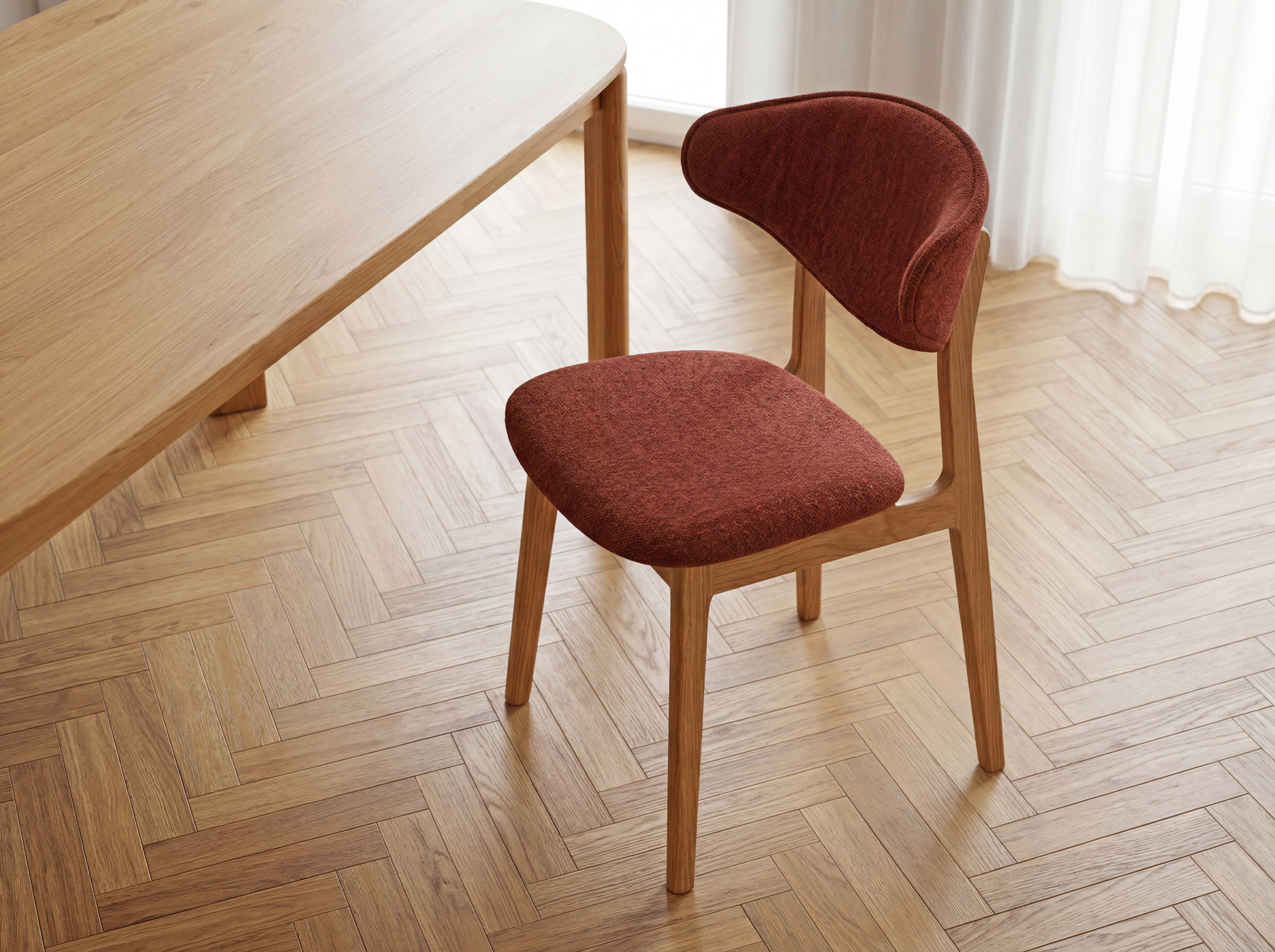 Čalúnená jedálenská stolička Valentína s dubovými nohami a látkovým sedákom