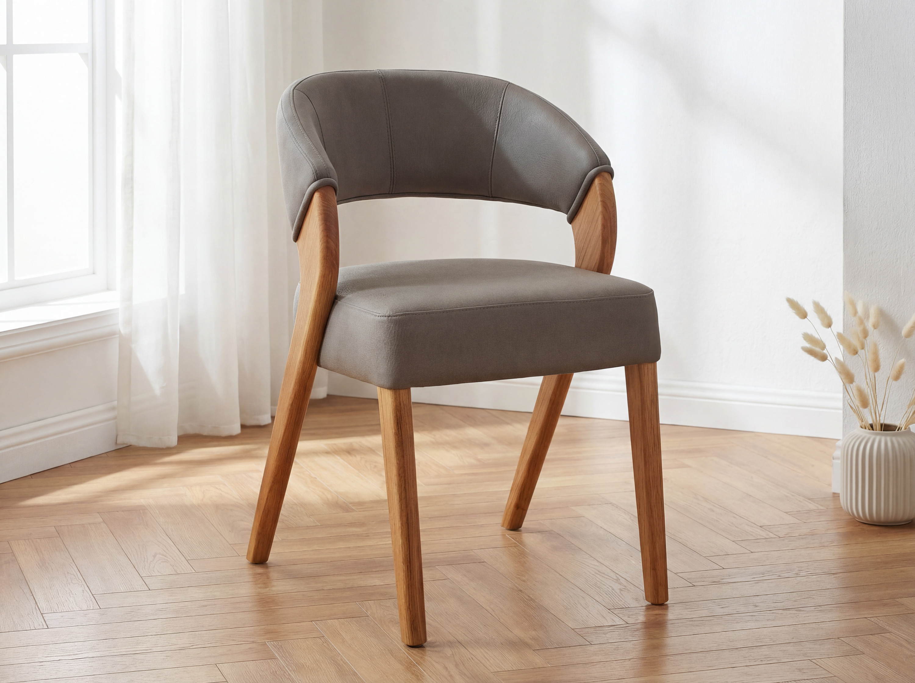 Čalúnená jedálenská stolička Texas taupe s dubovými nohami – predný pohľad