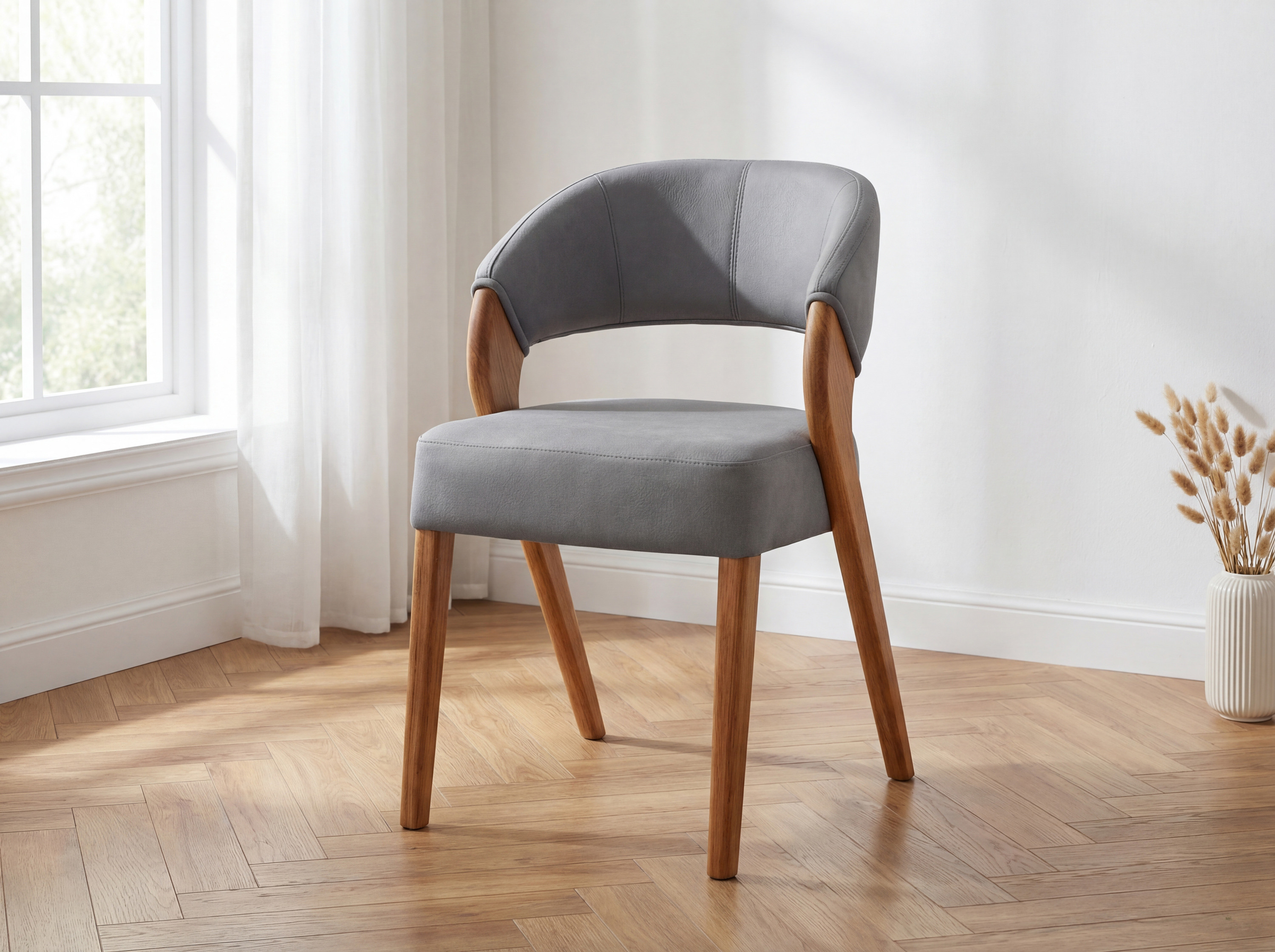 Čalúnená jedálenská stolička Texas svetlosivá s dubovými nohami – predný pohľad