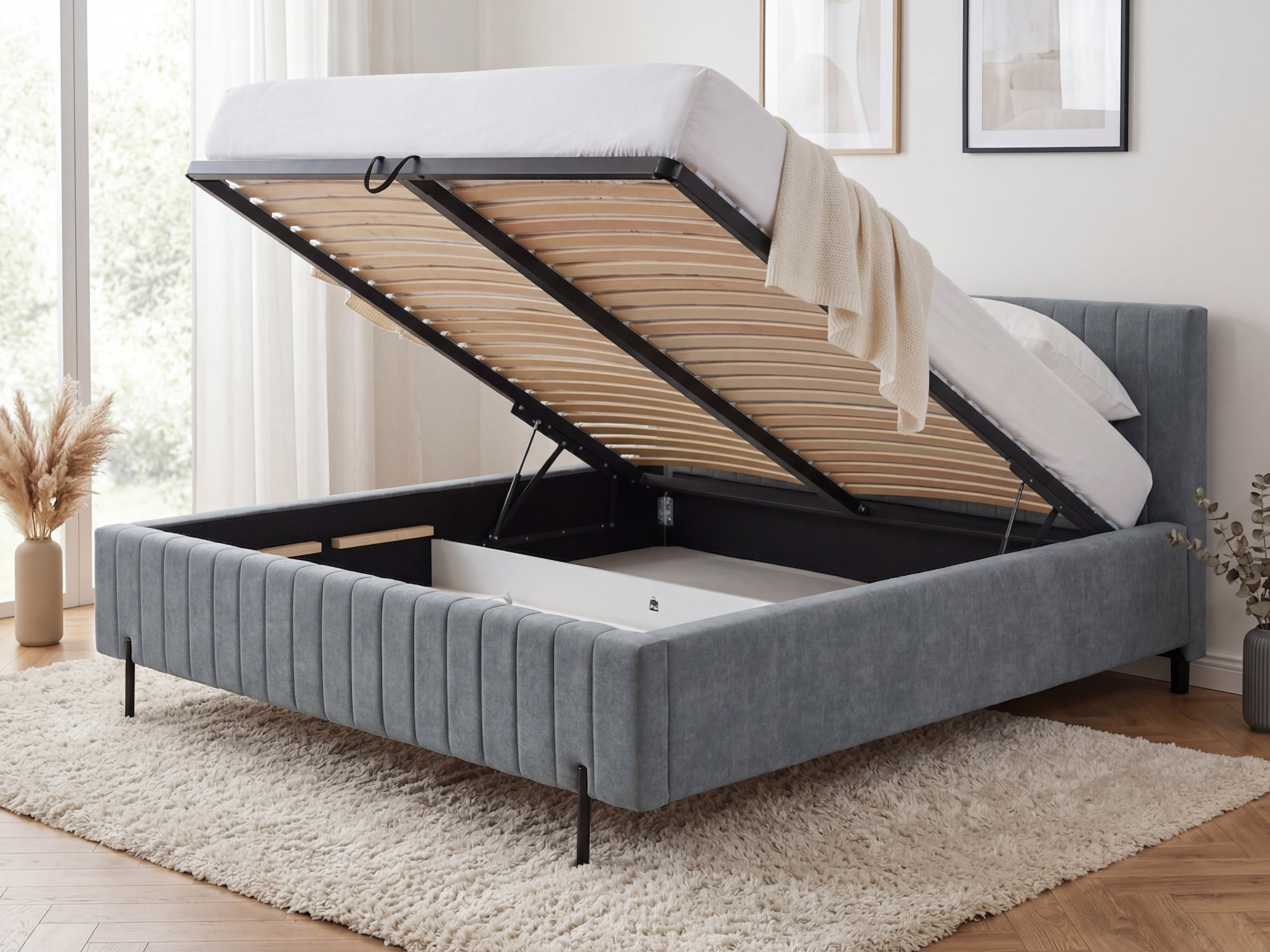 Čalúnená posteľ sivá – otvorený úložný priestor s lamelovým roštom
