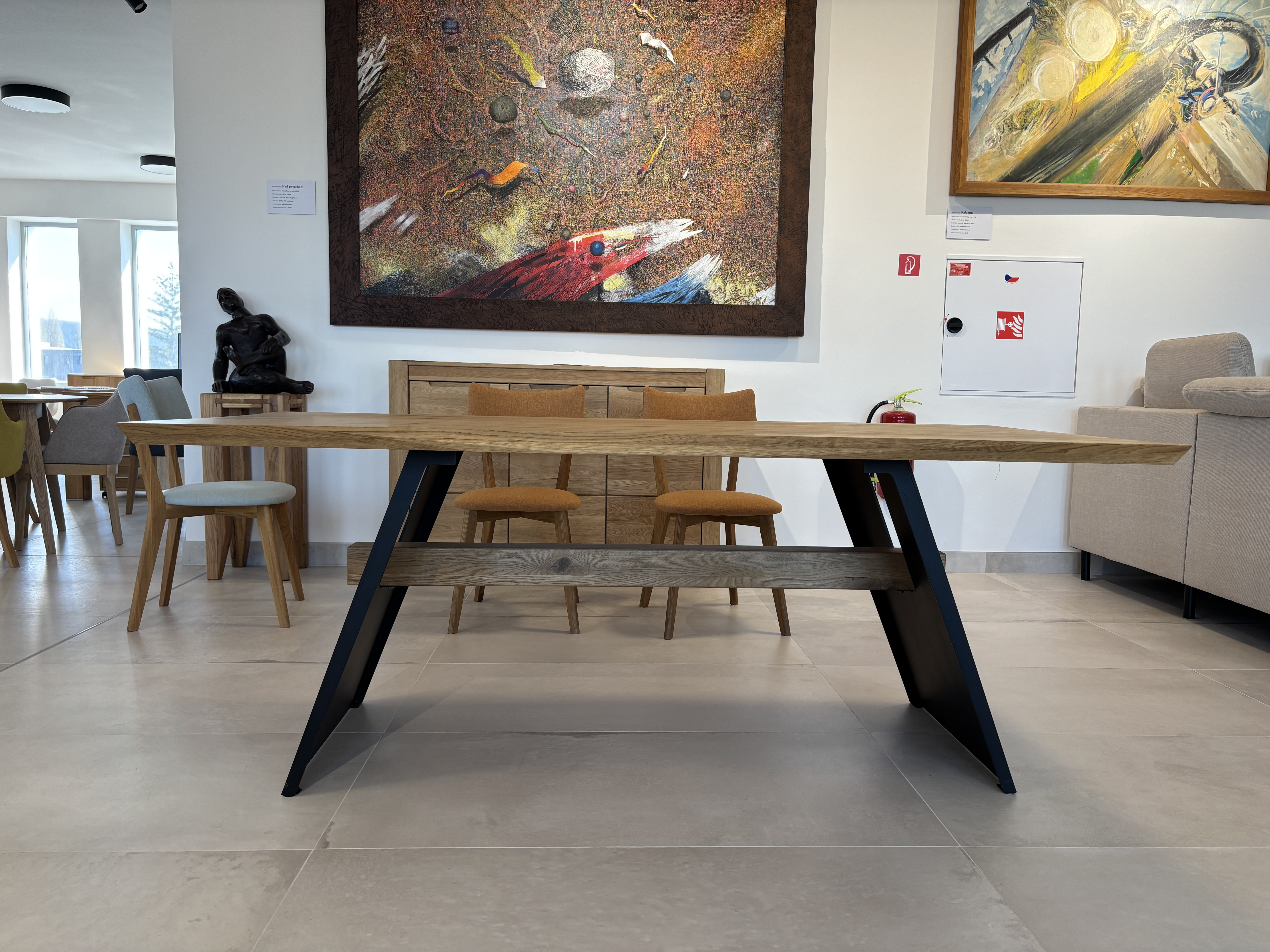 Detail povrchovej úpravy olejom na jedálenskom stole Oscar