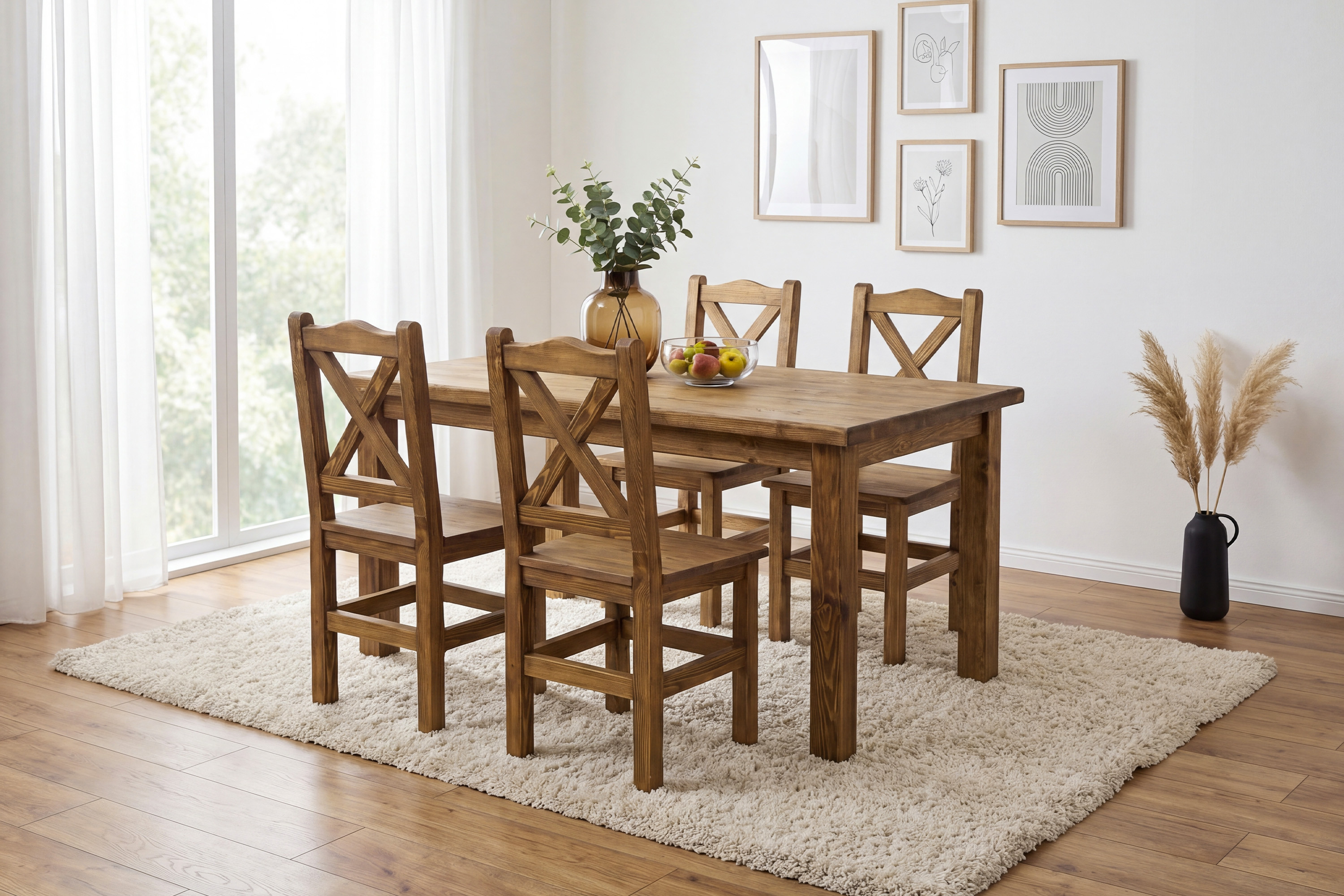 Vidiecka jedálenská stolička z borovicového masívu v rustikálnom štýle