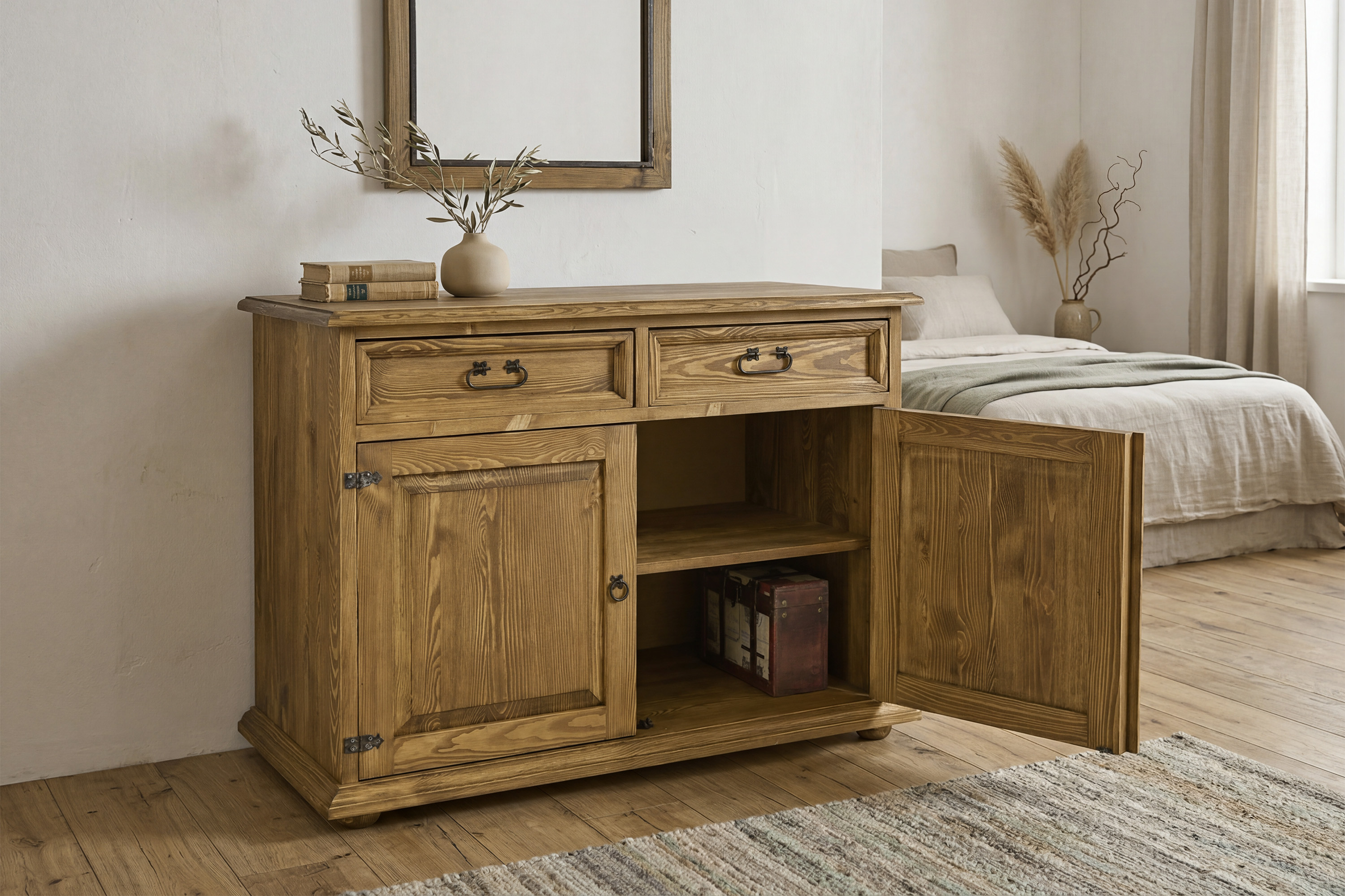 Rusztikus komód hálószobába tömör fenyőből, Venkov sorozat