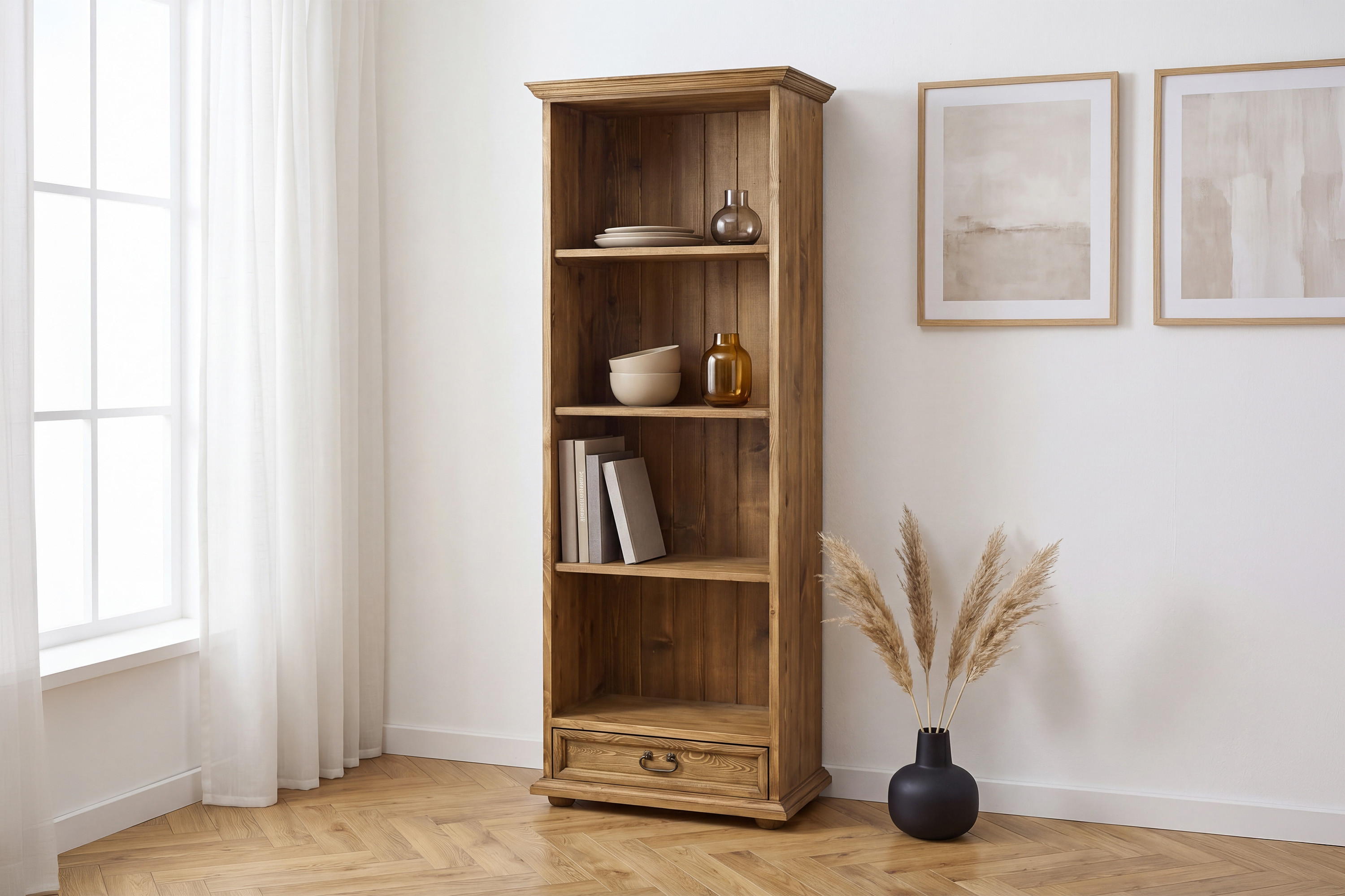 Rustikálny regál do jedálne z masívnej borovice v tmavo medovom odtieni