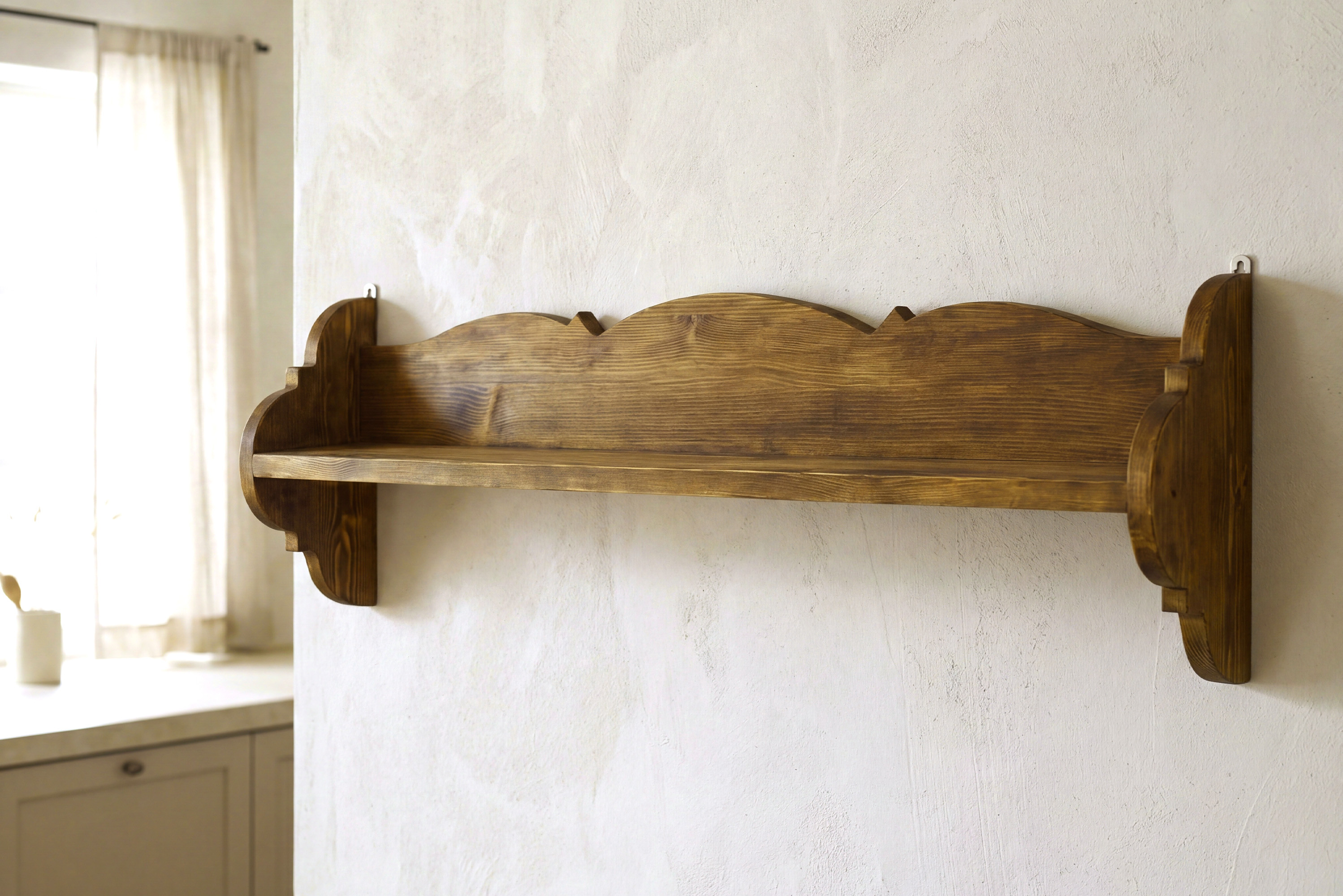 Rusztikus polc 100 cm a Vidék kollekcióból, tömör fenyőből, sötét méz színben