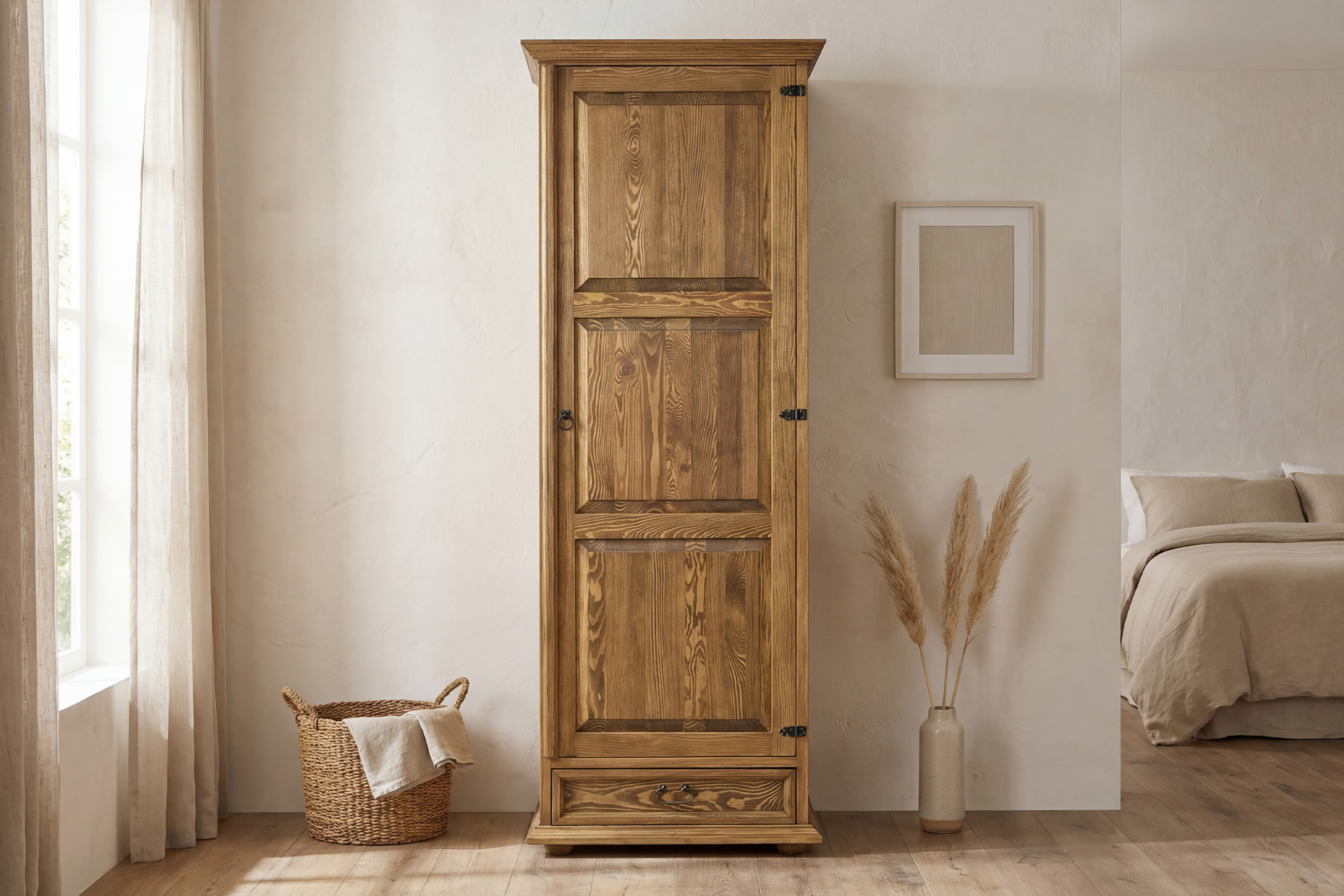 Jednodverová šatní skriňa z masívnej borovice vo francúzskom štýle