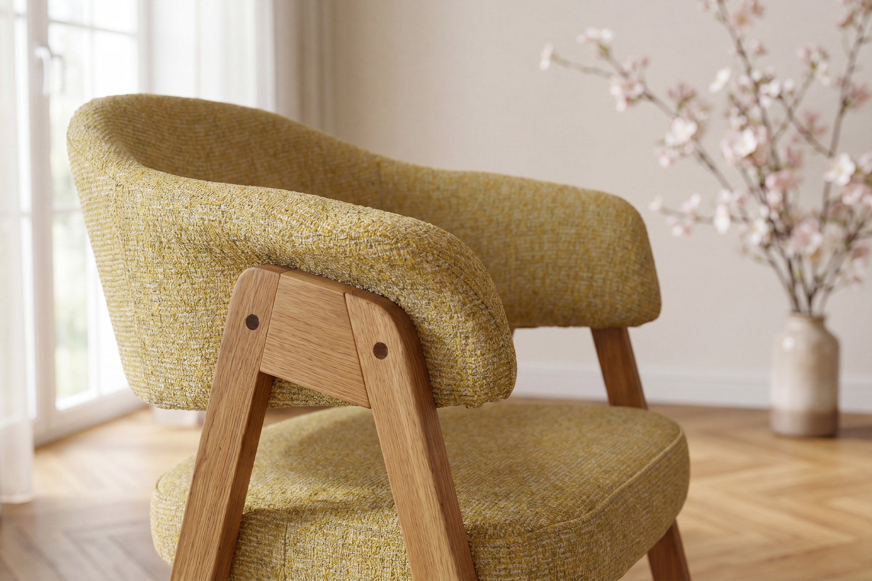 Detail dubovej konštrukcie a čalúnenia jedálenskej stoličky Mona