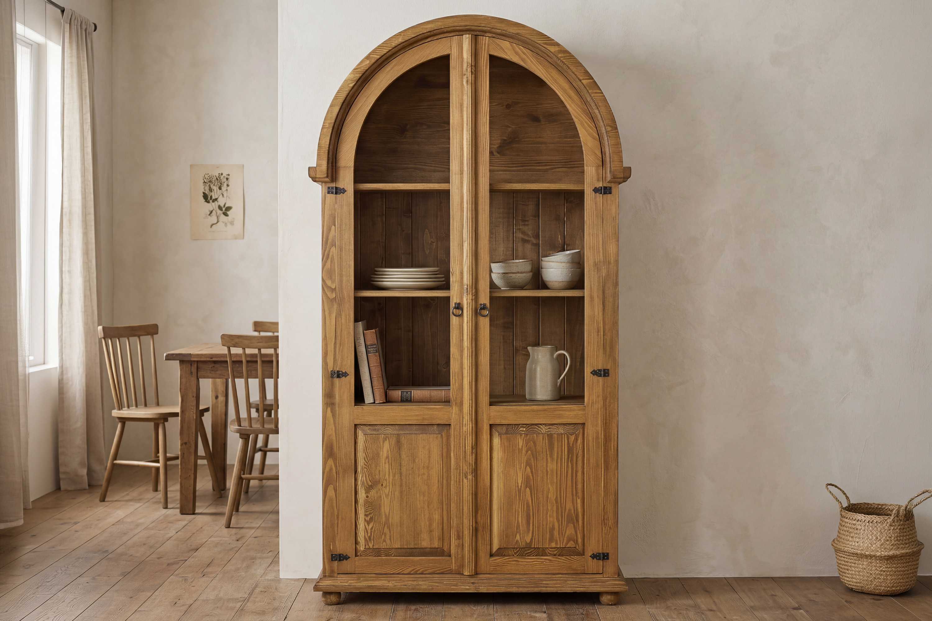 Presklená rustikálna vitrína do jedálne z borovicového masívu