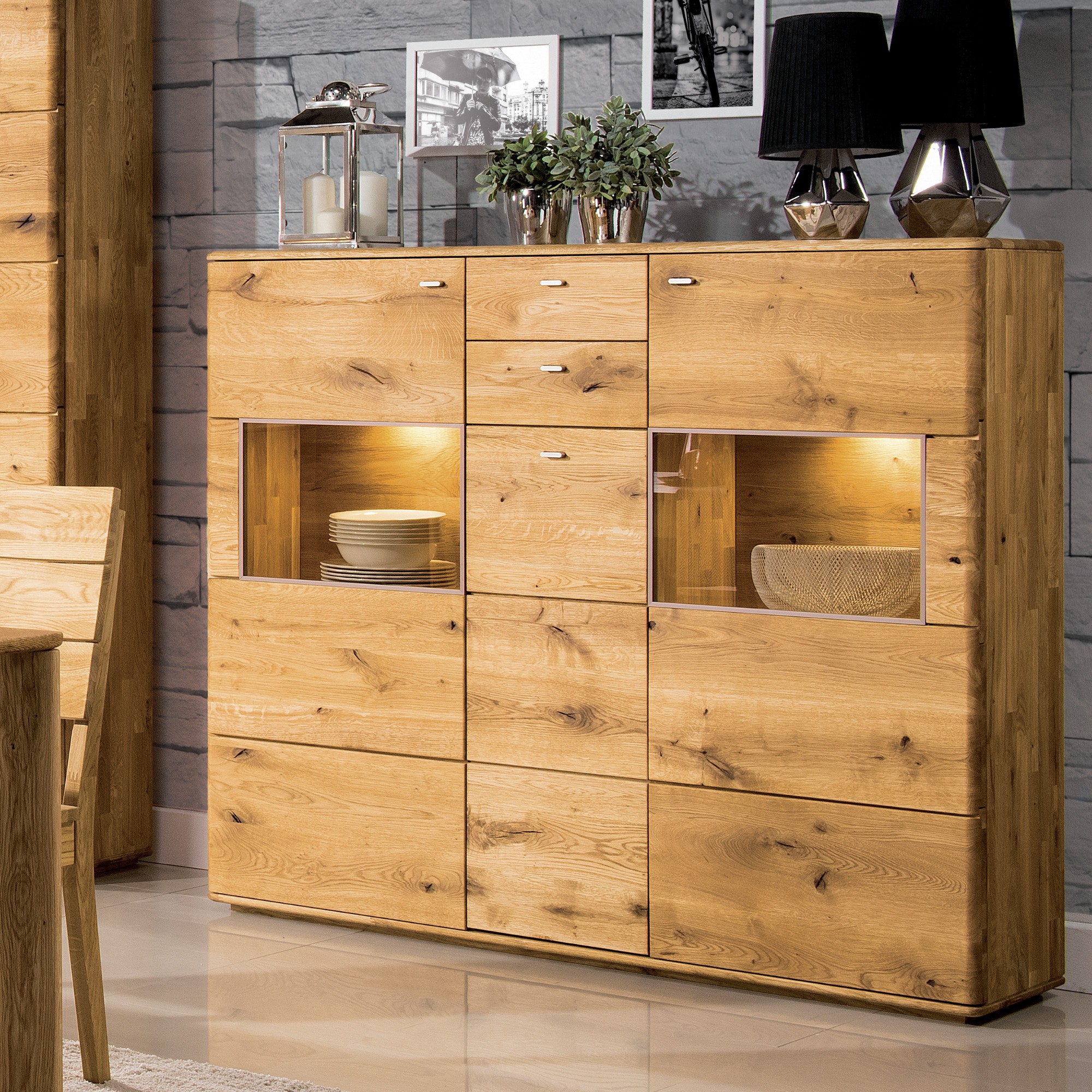 Magas és hosszú komód két üveges ablakkal, TYP 47 Texas