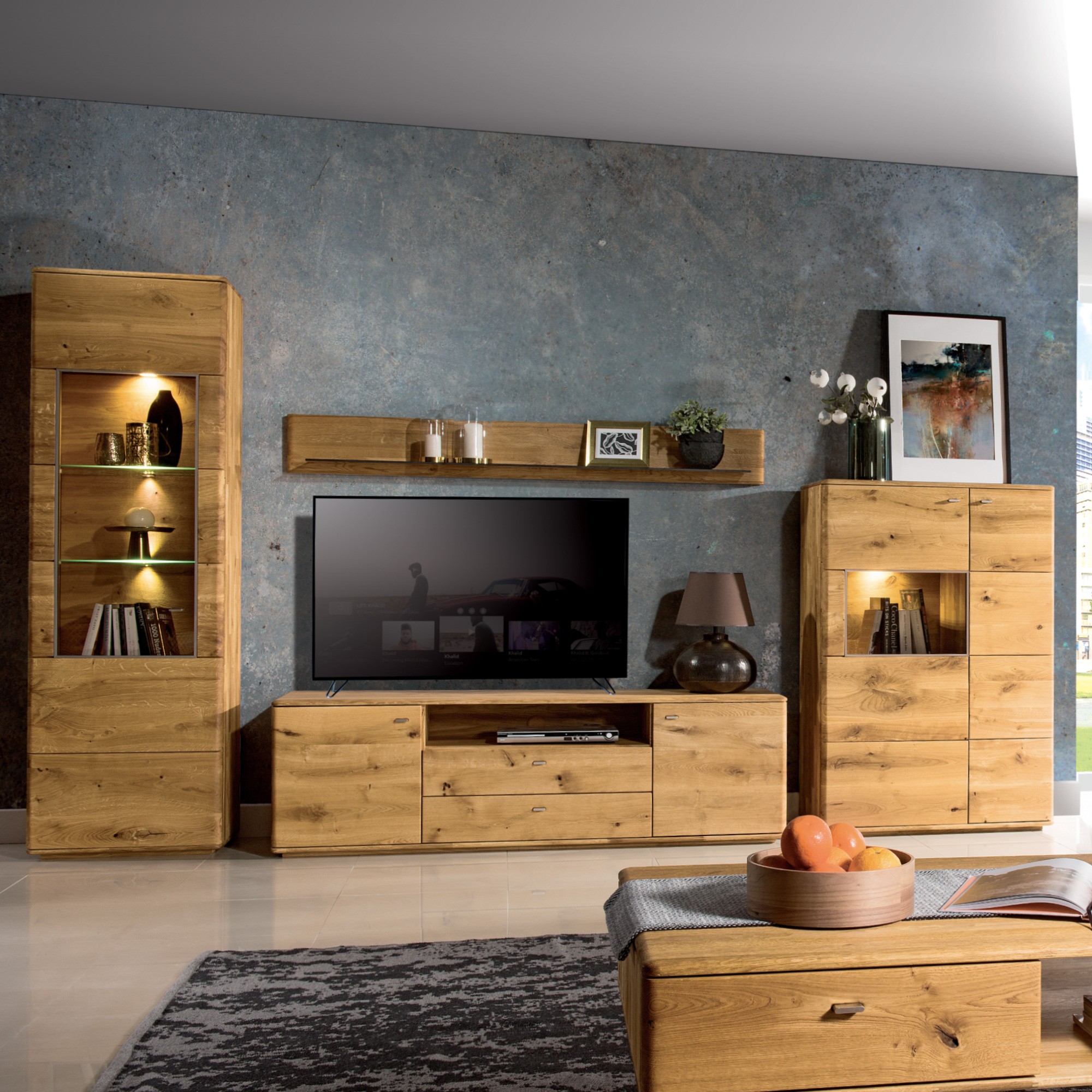 Massive Retro-Wohnwand auf Füßen, Jánošik