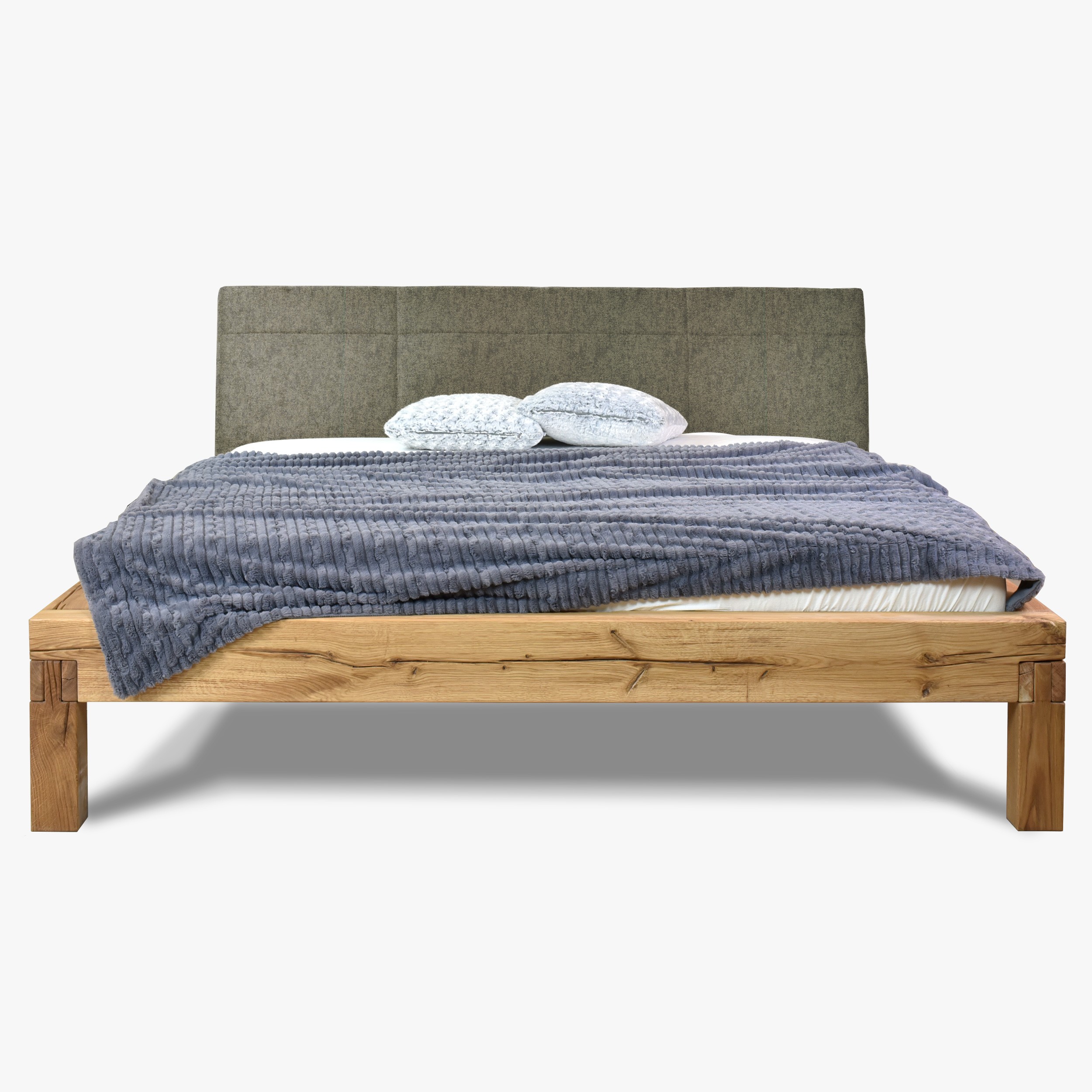 masívní postel dub